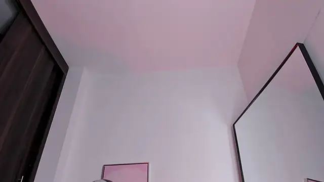 miaapril webcam