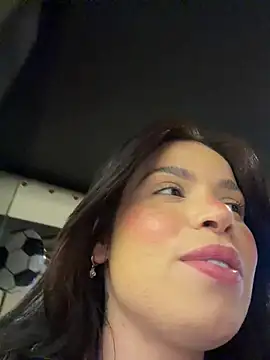 Rafaellaz live cam on StripChat