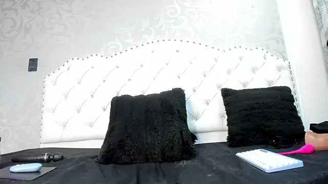 LilithBoneth webcam