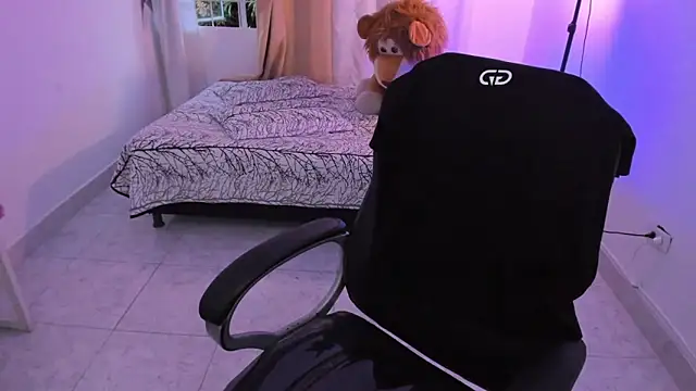 Aron_Boyy webcam