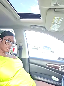 Hottiechocolatier webcam