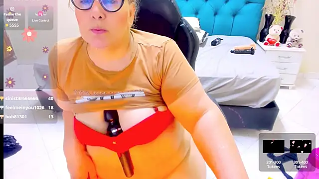 Nayla_Garner webcam