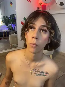 ZoeyPetit live sex cam