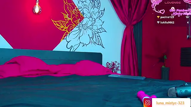 Lunamistyc live sex cam