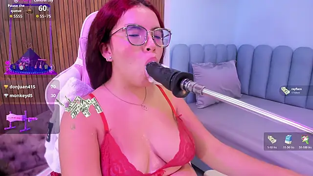 Maddy_red_ webcam