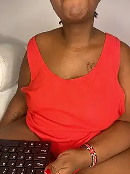 BIGMAMA011 webcam