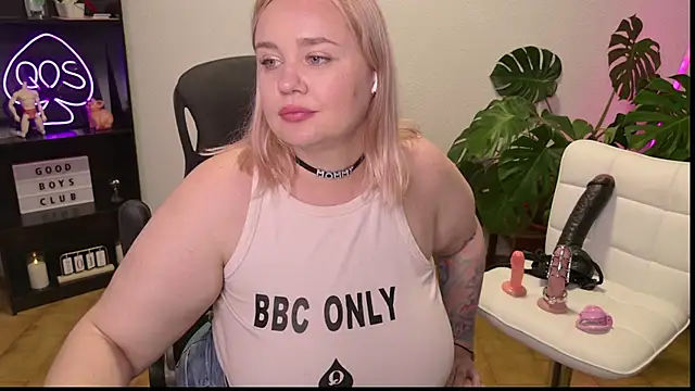 MargotGrey live cam on StripChat