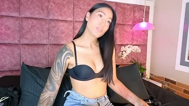 Taly_Fox webcam