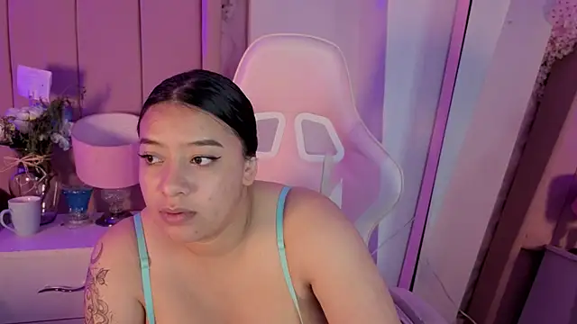 MollyBigBoobs12 webcam