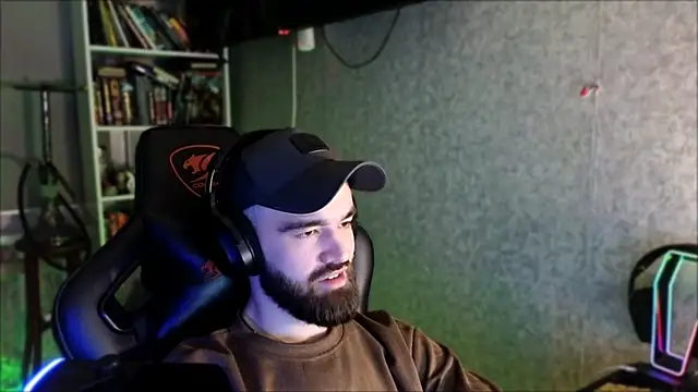 _Serious_Man webcam