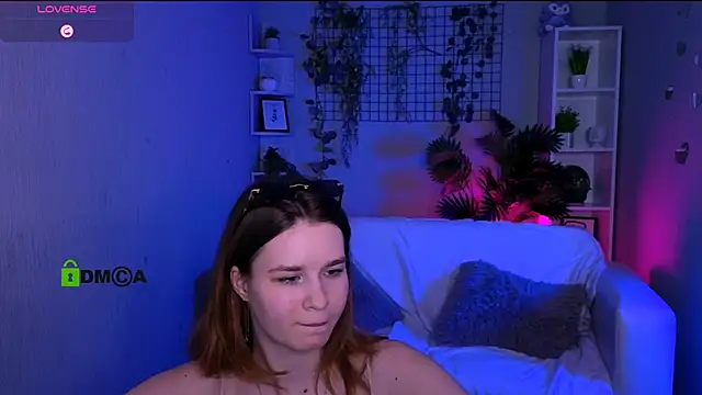 riley_sanders webcam