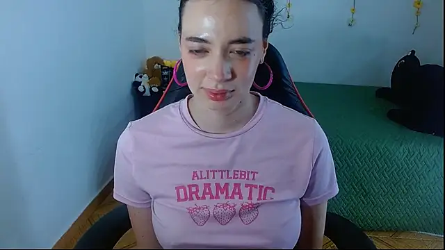 sajecrismaa live cam on StripChat
