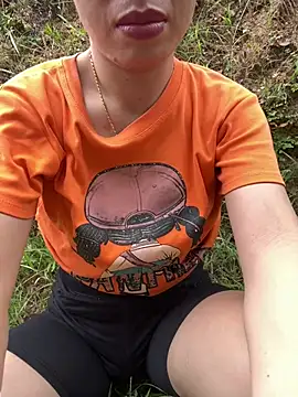 July-lovee webcam
