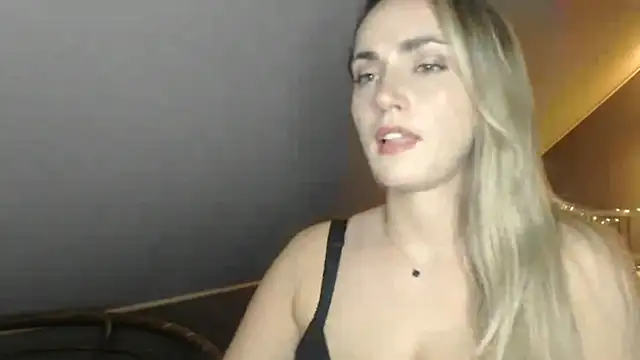 ScarlettSensitive webcam