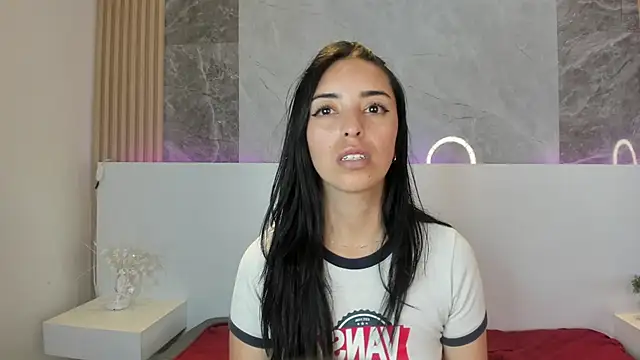 Violeta_Harlow webcam