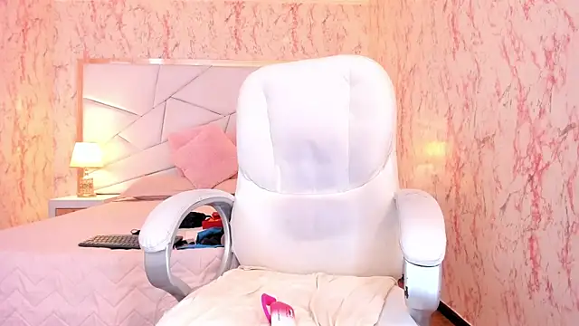 Emily_Whinfre webcam