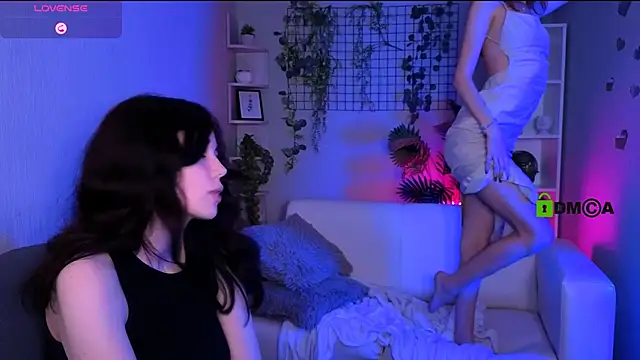 riley_sanders webcam