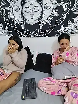 abby_n_emily webcam