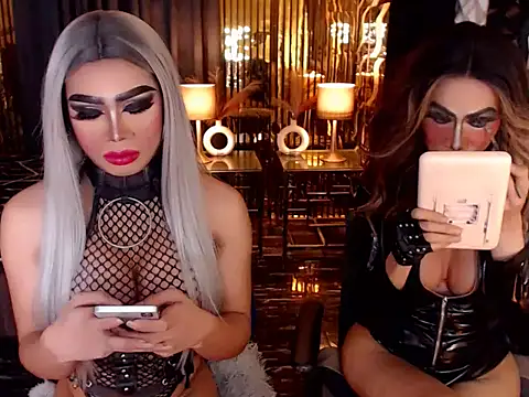 MonstrousCockDiva webcam