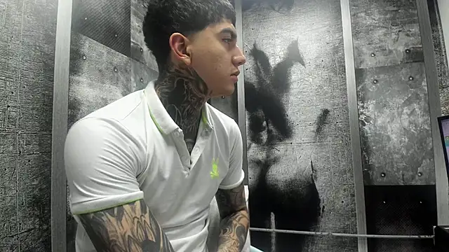 Gury_tattoo webcam