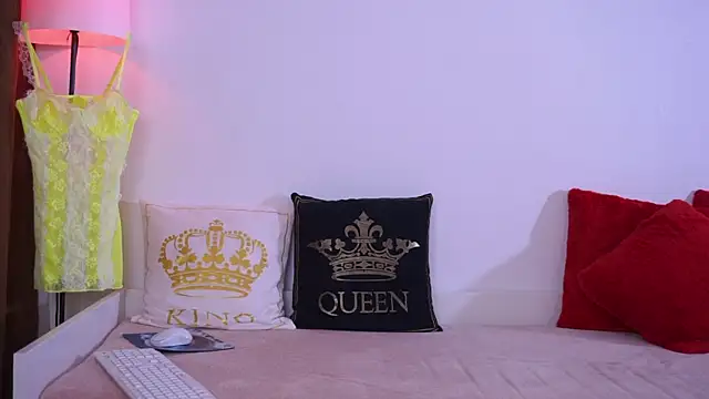 SweetLilTrouble webcam