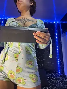 Ashnikko___ webcam