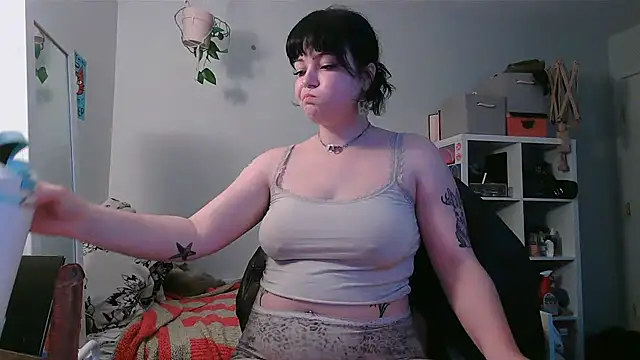 prettybird06 webcam