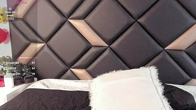 AdrianaHarlow webcam