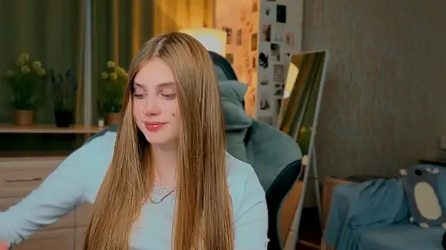 yourbeautyarya webcam