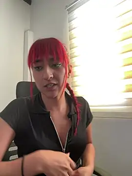 Juliethademon webcam