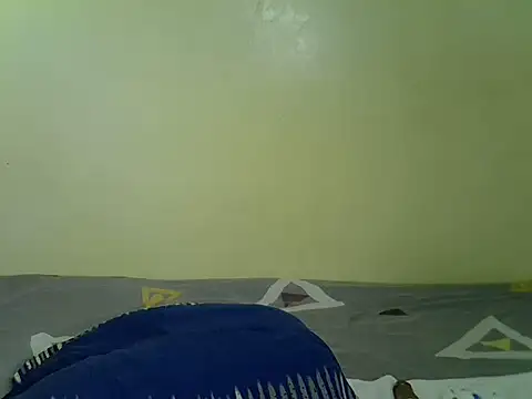 Pearl_petite webcam