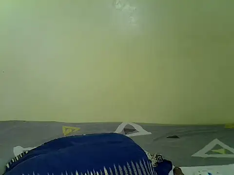 Pearl_petite webcam