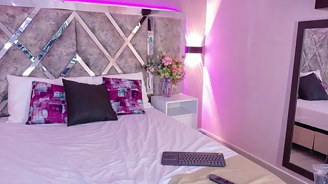 LolaGray__ webcam