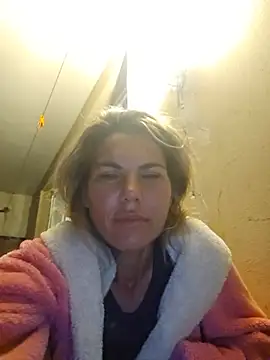 FeliciaKrige live cam on StripChat