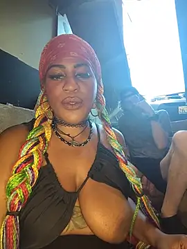 AmazonianMistress webcam