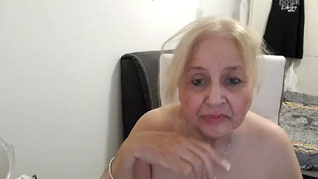 SusiLifeXXX webcam