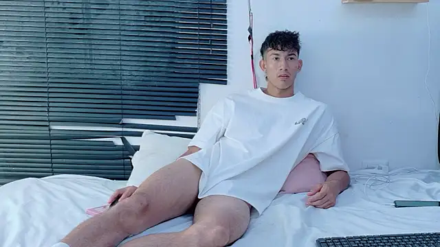 angel_boy02 live cam on StripChat