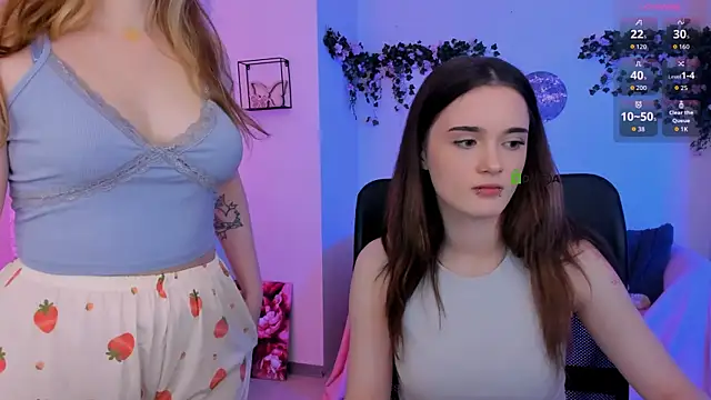 liana_kisses webcam