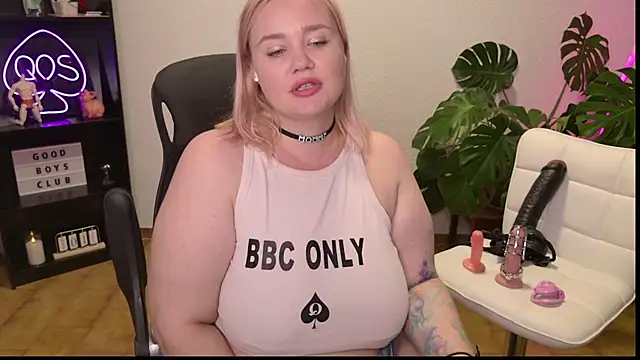MargotGrey webcam
