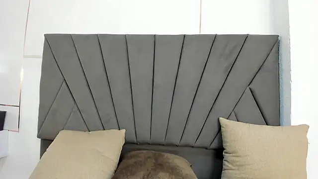 LesliePetit webcam