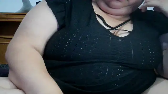 nicholle live cam on StripChat