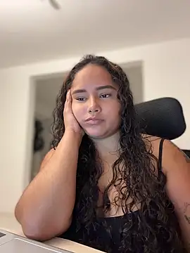 CurlyGirl_1 webcam