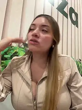 valery_mora webcam