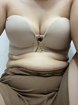 Milk_Mom99 webcam
