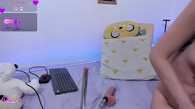 LilitRobins webcam