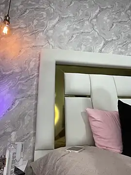 MiaFarkash webcam
