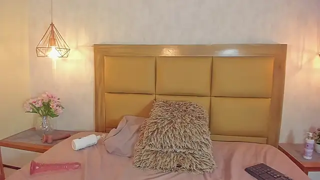 MELISSAROUGE webcam
