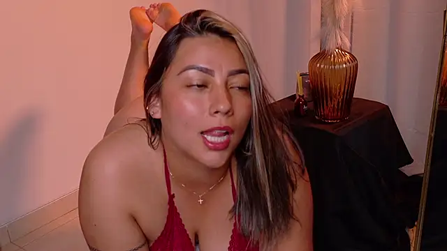 Zara_Nova webcam