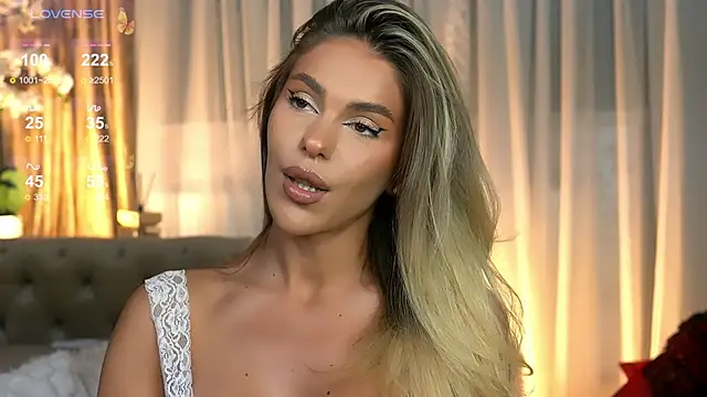 ChloeVelvetx webcam