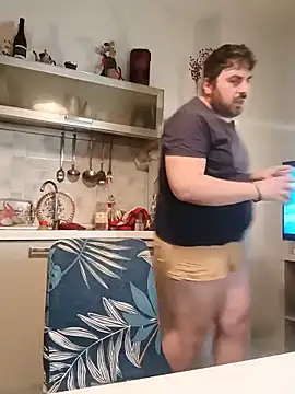 bear_skinny webcam